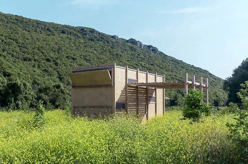 «Cabin on the border»: Το 18 τ.μ. σπίτι στα ελληνοτουρκικά σύνορα -Χωρίς ρεύμα και γείτονες, μόνο φύση (εικόνες)